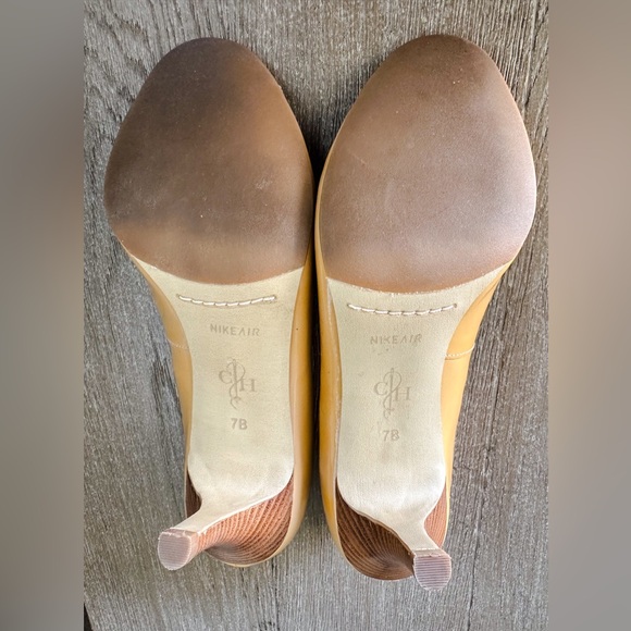 COLE HAAN Air Lainey Open Toe Peep Toe Pump
Sandstone Patent Size 7 - Picture 14 of 15